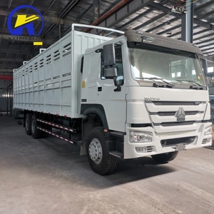 Camion à plateau tout-terrain Sinotruk HOWO 10 roues 6x4 d'<span class=keywords><strong>occasion</strong></span>, camion à plateau tout-terrain, camion de fret à clôture - Product Image 4