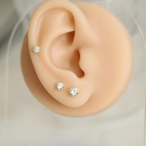 GOLDtutu 2022 mujeres de moda 14K oro incrustado con circón brillante Mini cuatro seis pendientes de garra tornillo Stud para boda nuevo Kj216 - Product Image 6