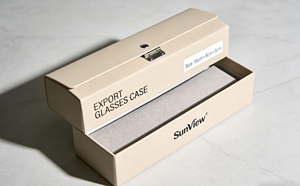 Étui à lunettes haut de gamme en carton rigide avec procédé de lamination, doté d'un fermoir à charnière métallique et d'une doublure en éponge - Product Image 3