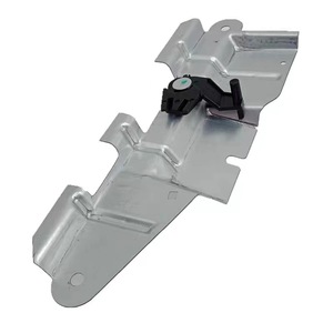 Soporte de bloqueo del motor del maletero, placa protectora metálica del compartimento de equipaje, compatible con Bora clásico, Passat B5 - Product Image 3