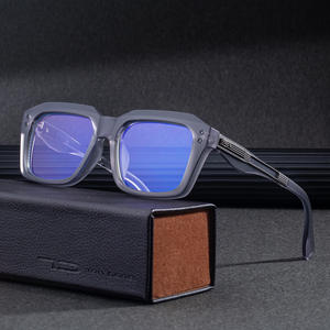 Lunettes de soleil photochromiques Tob Davies à monture carrée pour hommes, protection UV400, pare-soleil de classe 2, monture en plastique et métal, couleur noire - Product Image 1