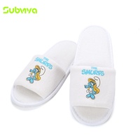 Pantoufles d'hôtel jetables en tissu peluche doux et léger en EVA pour hôtels, complexes hôteliers et spas – Vente en gros