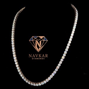 สร้อยคอเพชรโมอิสซาไนต์เงิน Navkar Diamonds ทรงกลมเจียระไนแบบบริลเลียนท์ ประดับขอบแบบ Bezel Setting สร้อยคอหรูหราสำหรับผู้หญิง เหมาะสำหรับงานแต่งงาน - Product Image 3