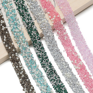 Tiras de diamantes de imitación con diseño de ondas, adhesivas de resina, para ropa, zapatos, bolsos y accesorios, formas mixtas, parte trasera plana - Product Image 1
