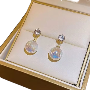 Boucles d'oreilles pendantes en alliage de zinc plaqué or pour femmes, double couche, en forme de cœur, avec strass multicolores et cristaux, style chrétien, vente en gros - Product Image 1