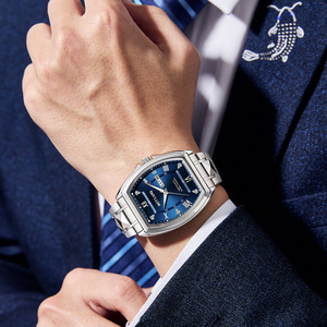 Montre-bracelet à quartz pour homme, lumineuse, de forme tonneau, élégante, avec calendrier, au design professionnel et de grande valeur. - Product Image 4