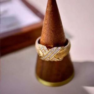 Xinfly 18K Pure Gold Wedding <b>Ring</b> Brushed <b>Cross</b> X Pattern with 0.29CT Natural Diamond Elegant Wedding Stern <b>Ring</b> - Product Image 4