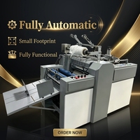 Machine à plastifier entièrement automatique conçue pour l'impression ou l'emballage de petit format, faible encombrement, entièrement fonctionnelle avec chargeur