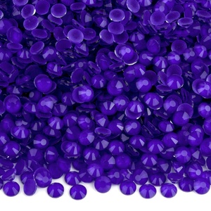 Strass en gros OLeeya Factory, strass fluorescents néon à dos plat non thermocollants, cristal qui brille dans le noir pour ongles - Product Image 4