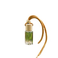 Bouteilles diffuseurs de parfum pour voiture de 5,5 ml, forme carrée de luxe, transparentes, givrées, colorées, avec bouchon en bambou.