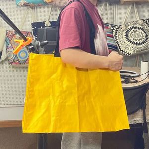 24 sacs fourre-tout pliables réutilisables en PP tissé, personnalisables avec logo, robustes, imprimés, portables, grands sacs de courses pliables - Product Image 6