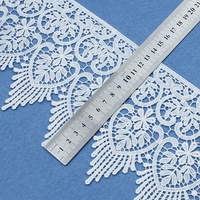Stock d'usine : Tissu brodé en soie de lait soluble dans l'eau, non élastique, avec bordure en dentelle et broderie code-barres, pour accessoires de rideaux et de vêtements