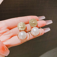 Boucles d'oreilles à clous en forme de cœur rond en perle blanche élégante et simple, boucles d'oreilles pour femmes, boucles d'oreilles de tempérament, vente en gros