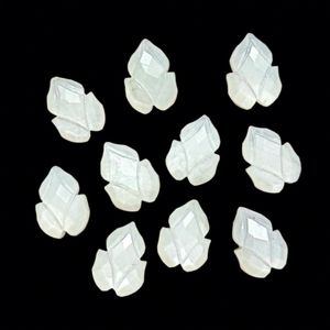 Pierre de lune naturelle chatoyante, facettée, sculptée à la main en forme de feuille, 13mm 9mm, pierre en vrac pour la fabrication de bijoux, prix de gros, approvisionnement en vrac - Product Image 1