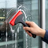 Outil grattoir à lame en caoutchouc et manche en plastique rouge pour l'élimination de la colle de tendon de bœuf et le traitement des joints d'emballage filmé pour l'entretien automobile