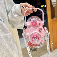 Bouteille d'eau de sport pour enfants en gros, 900 ml, bouteille mignonne de grande capacité avec sangle de montre pour les activités scolaires et de plein air