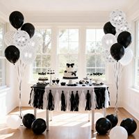 Ensemble de ballons en latex noir et blanc à pois, ballons mats noirs et blancs pour la décoration de fête d'anniversaire de fille, de fête prénuptiale ou de enterrement de vie de jeune fille