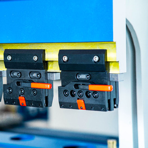 Zhonggong nhanh chóng Báo Chí phanh dụng cụ chết <span class=keywords><strong>CNC</strong></span> Máy uốn khuôn kẹp đấm kẹp công cụ <span class=keywords><strong>Punch</strong></span> kẹp lịch thi đấu Báo Chí phanh - Product Image 4