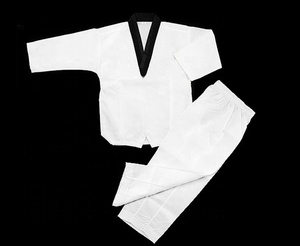 Uniforme en matériau respirant de haute qualité, uniformes sur mesure pour karaté et les arts martiaux - Product Image 4