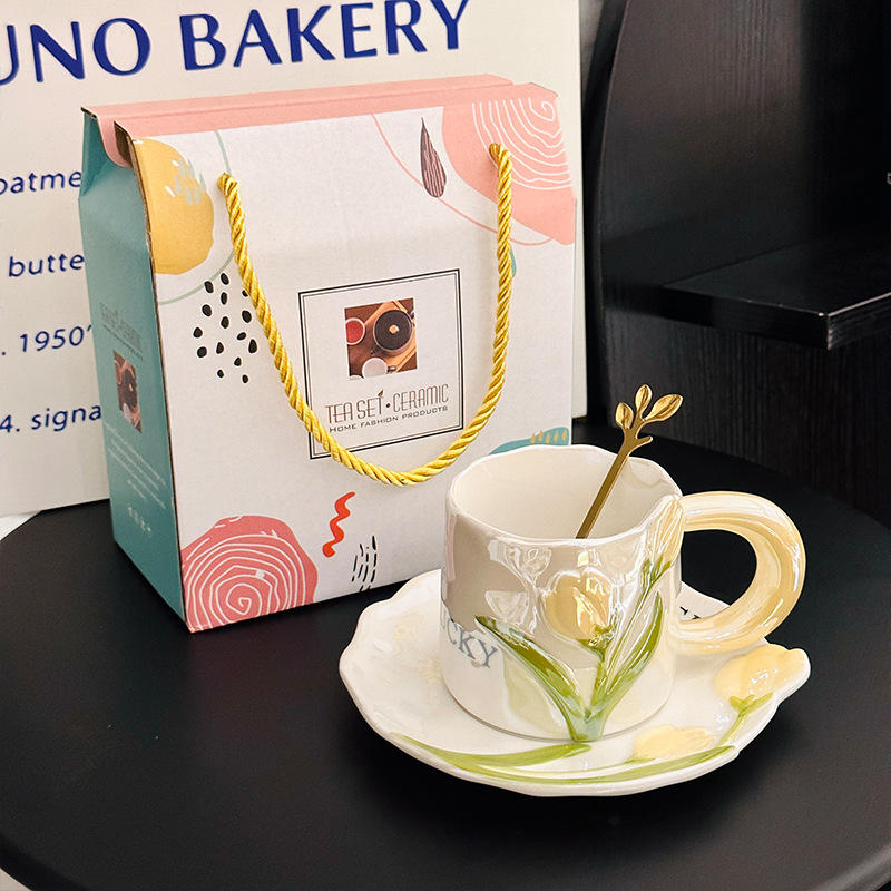 สีเหลือง