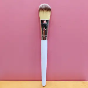 Good Quality Flat Seamless Foundation Brush Synthetic Makeup Brush for Applying Liquid and Cream Foundation