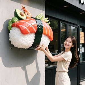Statue de <span class=keywords><strong>sushi</strong></span> créative en fibre de verre renforcée, résistante aux intempéries, idéale pour l'aménagement extérieur des restaurants - Product Image 1