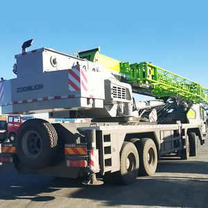 Grúa sobre Camión Zoomlion ZTC500V de 50 Toneladas con Motor Weichai de Marca China, Altura de Elevación de 61 m para Puentes y Edificios - Product Image 5