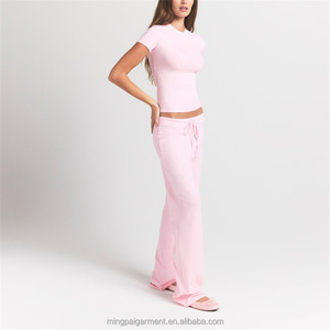 <span class=keywords><strong>Ensemble</strong></span> Lounge 2 Pièces en Jersey de Coton avec Logo Personnalisé pour Femme : Crop Top à Manches Courtes et Pantalon Large Taille Haute – Tenue Décontractée Assortie - Product Image 2