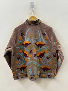เสื้อคลุมกิโมโนกำมะหยี่ปักลายสัตว์สไตล์ซูซานีสำหรับฤดูหนาว งานฝีมือทำมือจากอุซเบกิสถาน สไตล์โบฮีเมียน เสื้อคลุมผ้าฝ้ายลายชาติพันธุ์ ของขวัญสำหรับเธอ - Product Image 3