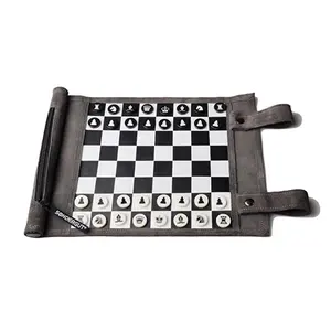 Jeu d'échecs de voyage enroulable en cuir Jeu d'échecs de Backgammon Jeu de dames pliable Jeu d'échecs international