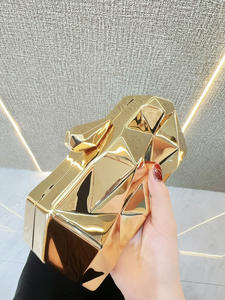 Nuevo estilo de bolso de mano mini brillante de acrílico, bolso de mano tipo clutch, bolso de hombro cruzado para fiesta. - Product Image 3