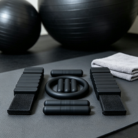 Kit d'accessoires de Pilates en silicone personnalisé : Bracelets de cheville et de poignet, Anneau de résistance, Tapis de yoga, Ensemble d'haltères
