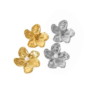 Moda europea americana 18K orecchini a fiori in acciaio inossidabile di fascia alta alla moda All-Match per le donne anniversario Non sbiadito - Product Image 5