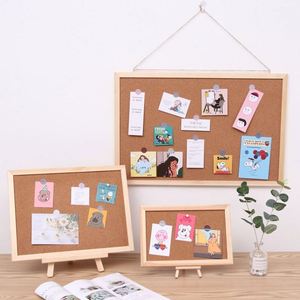 Tableau en liège suspendu avec cadre en bois et épingles, idéal pour la décoration murale et le bureau – Vente chaude, directement de l'usine - Product Image 1