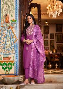 ชุดเคอร์พลัสชุด A-Line Maroon kurti อินเดียสไตล์ทางการของผู้ผลิตระดับพรีเมียม - Product Image 6