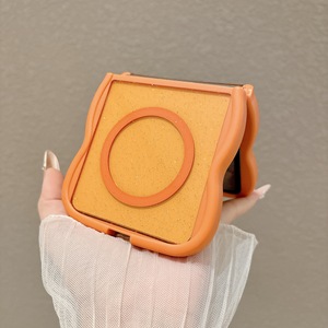 <span class=keywords><strong>Coque</strong></span> <span class=keywords><strong>de</strong></span> <span class=keywords><strong>téléphone</strong></span> magnétique scintillante 3D à bords ondulés, style coréen viral, en forme <span class=keywords><strong>de</strong></span> toast, pour <span class=keywords><strong>Samsung</strong></span> <span class=keywords><strong>Galaxy</strong></span> Z Flip 8 Z Flip 7, vente en gros - Product Image 3