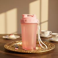 700ml verres en plastique sans BPA Logo personnalisé Sport Fitness protéine Shaker bouteille d'eau tasse avec couvercle pour l'entraînement