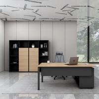 Bureau administratif moderne, durable, en forme de L, pour travailler, bureau de patron, stable et respectueux de l'environnement