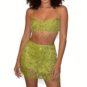 Ensemble 2 pièces à franges et sequins pour femme : Crop top à fines bretelles et mini-jupe pour soirées et événements – Tendance Mode - Product Image 6