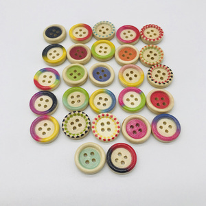 Yiwu wintop Hot Bán 24L 15 mét hỗn hợp bốn lỗ tròn tự nhiên quần áo bằng gỗ nút cho trẻ em áo len - Product Image 1