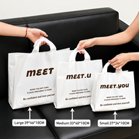 Sacs fourre-tout réutilisables en PE imperméable avec impression personnalisée pour vêtements, chaussures, chaussettes et fourrures - MOQ 100 pièces