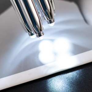 Bolígrafo Metálico con Luz LED Más Vendido, Promocional, con Punta Táctil, Bolígrafo 3 en 1 con Caja <span class=keywords><strong>de</strong></span> Empaque - Product Image 5
