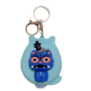 Nouveau Miroir <span class=keywords><strong>de</strong></span> <span class=keywords><strong>Maquillage</strong></span> Pliant Personnalisable en Gros, Motif Fille Sorcière Mignonne, avec Pendentif Porte-clés en Caoutchouc, Idéal comme Cadeau - Product Image 6