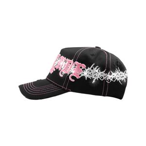 Casquettes de baseball en daim Sombrero G5 Rude Hats pour Halloween avec broderie rose 'RUDE', design fil barbelé en strass, sportives et unisexes - Product Image 2