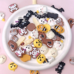 100 pièces Mini résine fantôme chauve-souris Halloween ongles artisanat Flatback Cabochons téléphone décoration bijoux à bricoler soi-même faisant des accessoires - Product Image 1