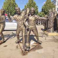 Usine directe extérieur en fibre de verre Sport thème Art déco fait à la main Football garçon Sculpture Statue élégant jardin parc décoration