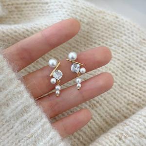 Pendientes de Borla Versátiles de Estilo Retro para Mujer, Plata de Ley S925 con Perlas Dispersas, Joyería Larga de Alta Gama en Oro de 18K - Product Image 3