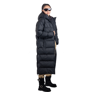 Coupe-vent allongé et épais de <span class=keywords><strong>grande</strong></span> <span class=keywords><strong>taille</strong></span> pour femmes en noir - Product Image 1