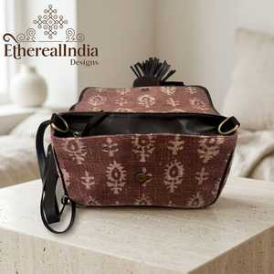 Bolso Bandolera Floral Hecho a Mano, Bolso Cruzado de Algodón con Estampado de Bloques, Bolso Pequeño de Cuero Vegano Estilo Boho Étnico - Product Image 6