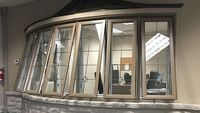 NFRC AS2047 CE TOMA Schwenkbares Vertikales Einbruchsicheres Edelstahl-Faltsystem Modernes Design Aluminium-Glasfenster-Markise für Aluminiumlegierung